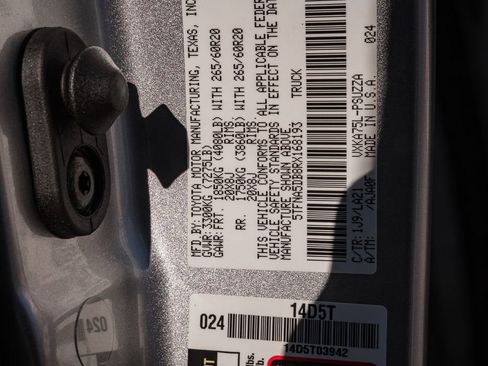 Used 2024 Toyota Tundra Platinum image 44