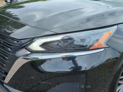 Used 2024 Nissan Altima 2.5 SV FWD image 9