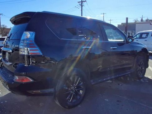 Used 2023 Lexus GX 460 Premium image 2