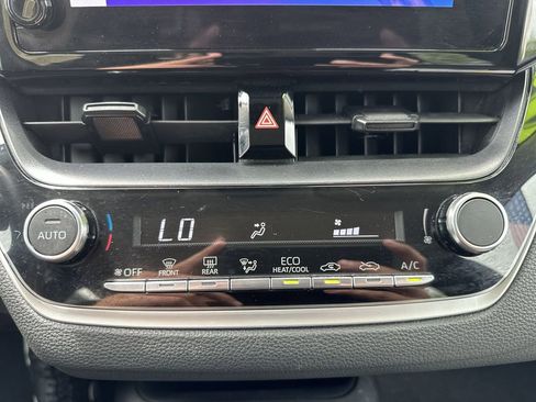 Used 2024 Toyota Corolla LE FWD image 24