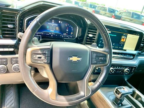 Used 2023 Chevrolet Silverado 1500 High Country w/ Technology Package AWD/4WD image 30