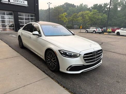 Used 2021 Mercedes-Benz S 580 4MATIC Sedan image 3