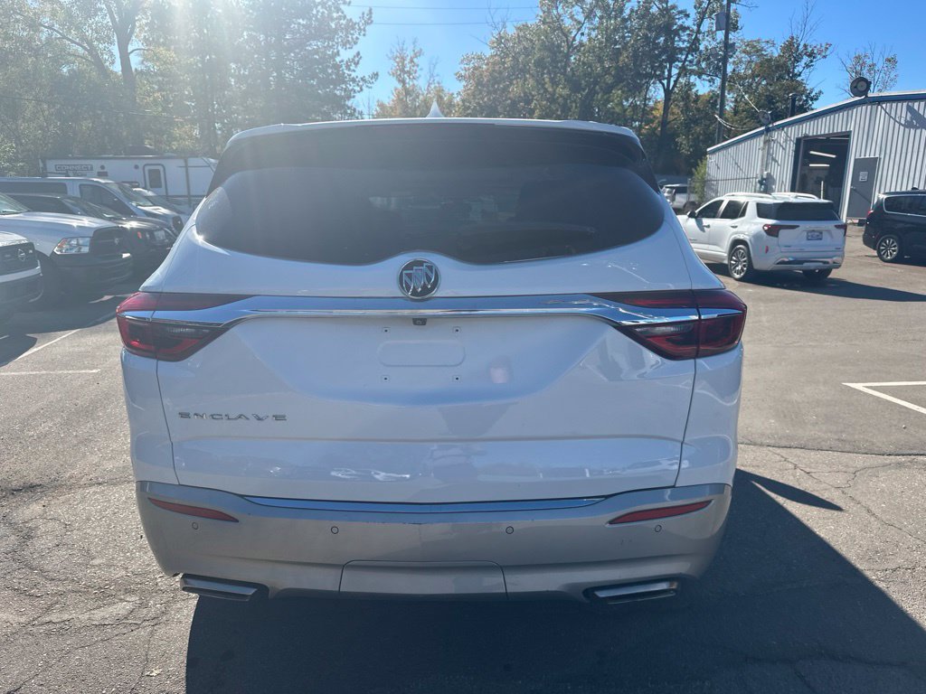 Used 2020 Buick Enclave Essence FWD image 4