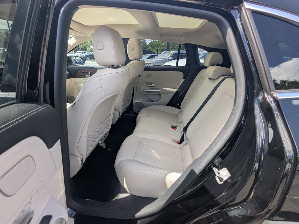 Certified 2023 Mercedes-Benz GLA 250 w/ Premium Package image 24