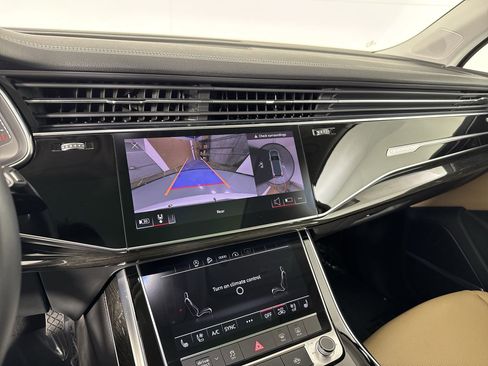 Used 2023 Audi Q7 Premium Plus w/ Premium Plus Package image 12