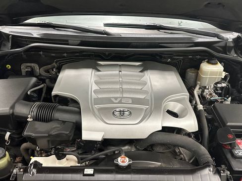 Used 2017 Toyota Land Cruiser AWD/4WD image 11
