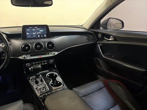 Used 2018 Kia Stinger Premium image 28