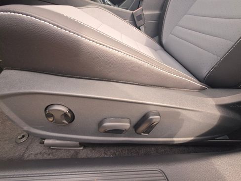 New 2026 Volkswagen Jetta SE FWD image 15