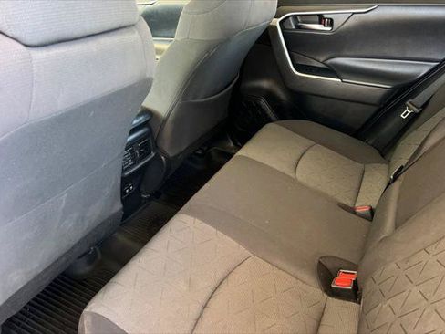 Certified 2020 Toyota RAV4 XLE w/ Convenience Package AWD/4WD image 4