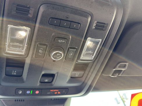 Used 2023 Cadillac Escalade ESV Premium Luxury AWD/4WD image 44