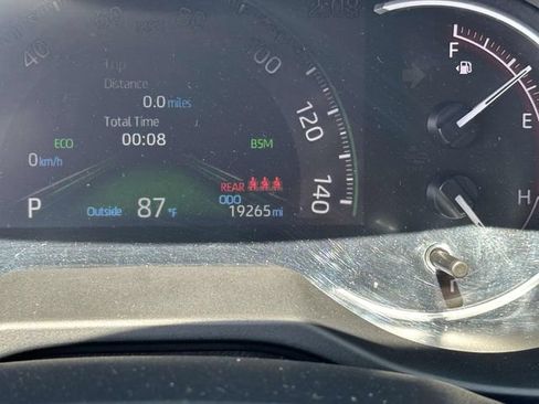 Used 2023 Toyota RAV4 LE AWD/4WD image 28