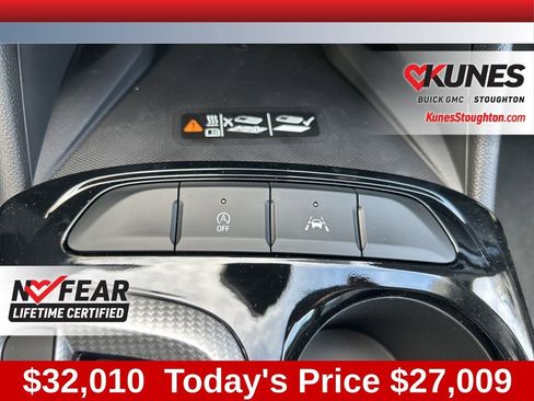 New 2025 Buick Envista Avenir image 36