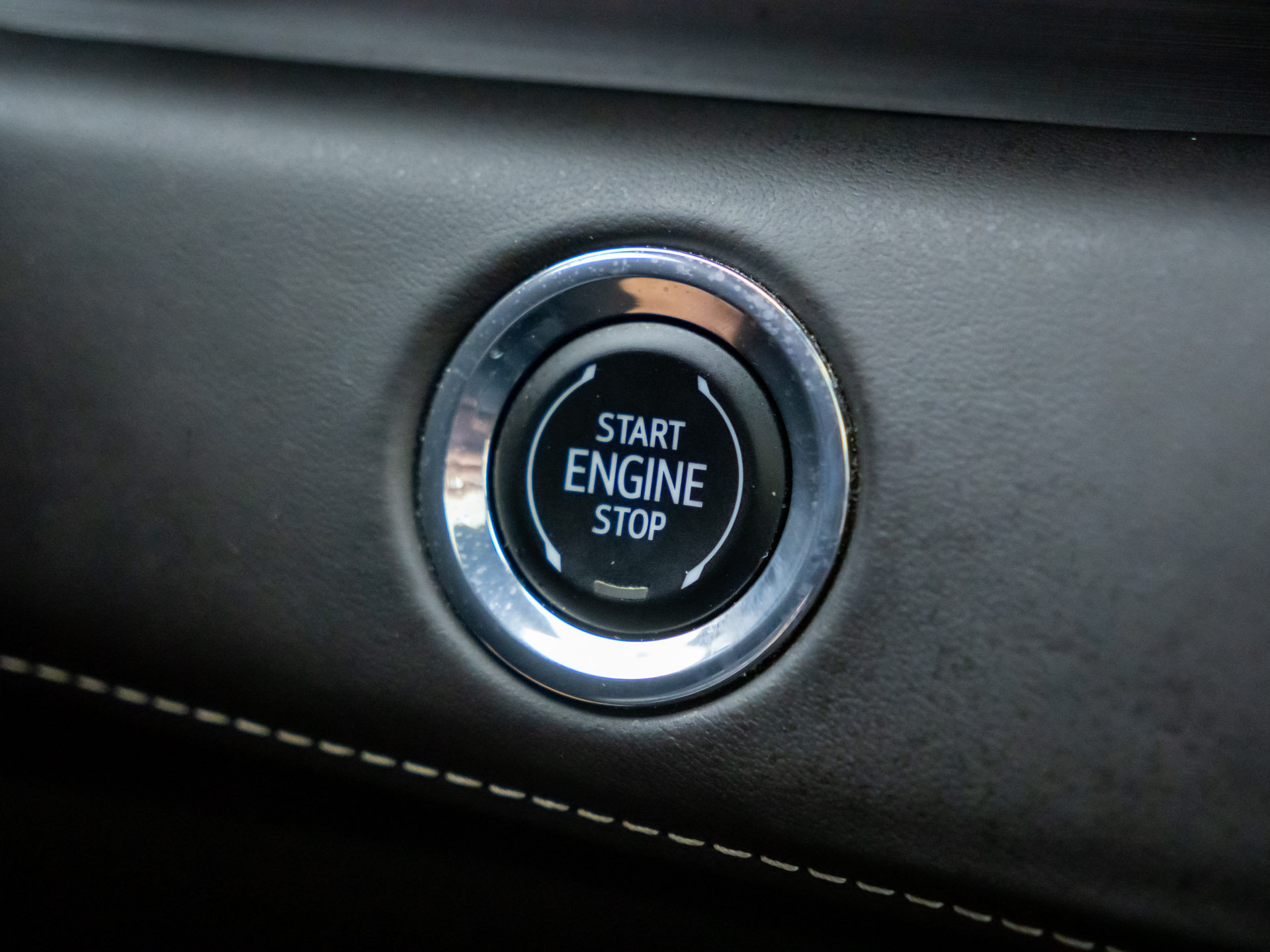 Used 2023 Cadillac Escalade ESV Sport Platinum w/ LPO, ONYX Package AWD/4WD image 25
