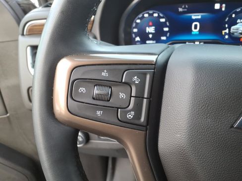 Used 2023 Chevrolet Suburban High Country image 19