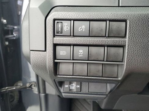 Used 2025 Toyota Tacoma SR image 31