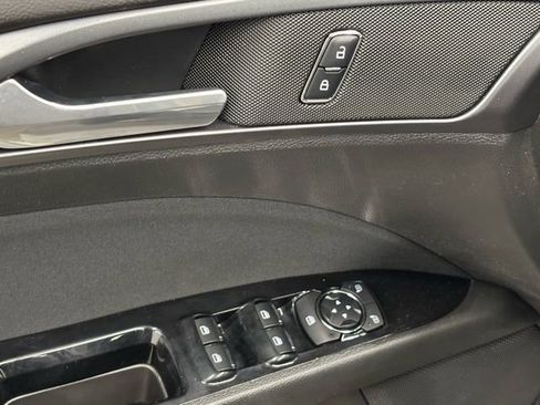 Used 2015 Ford Fusion SE image 10