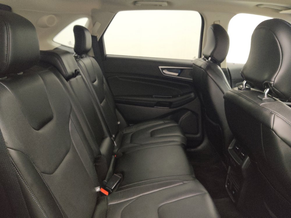 Used 2019 Ford Edge Titanium w/ Equipment Group 301A AWD/4WD image 19