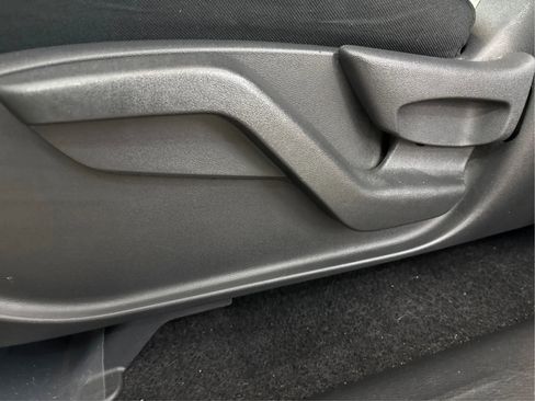 Used 2018 Nissan Pathfinder S image 25