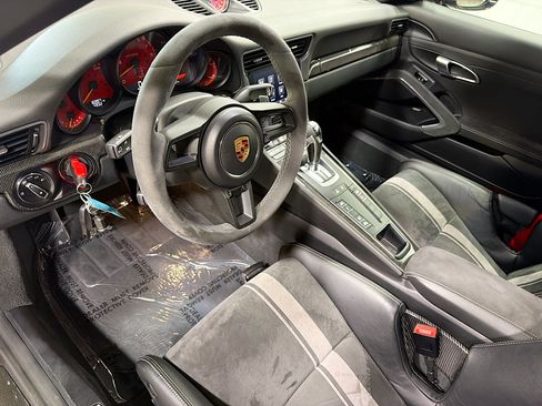 Certified 2018 Porsche 911 GT3 RWD image 4