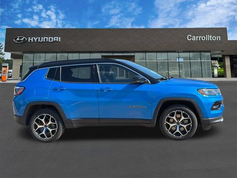 Used 2025 Jeep Compass Limited AWD/4WD image 4