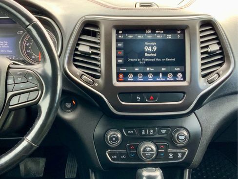 Used 2021 Jeep Cherokee Trailhawk image 43