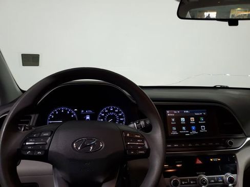 Used 2020 Hyundai Elantra SEL image 12