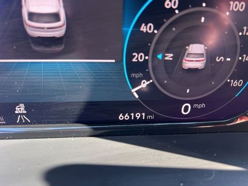 Used 2024 Volkswagen Atlas Cross Sport SE image 12