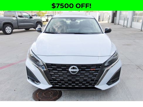 New 2025 Nissan Altima 2.5 SR w/ SR Premium Package image 2