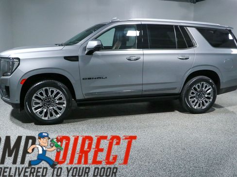 Used 2023 GMC Yukon Denali Ultimate AWD/4WD image 10