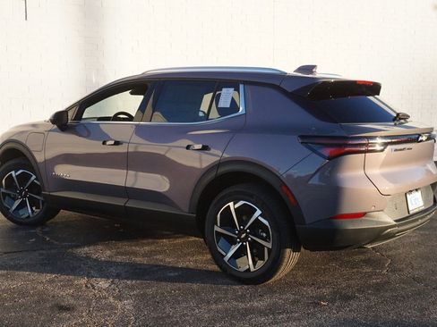 New 2026 Chevrolet Equinox EV LT image 8