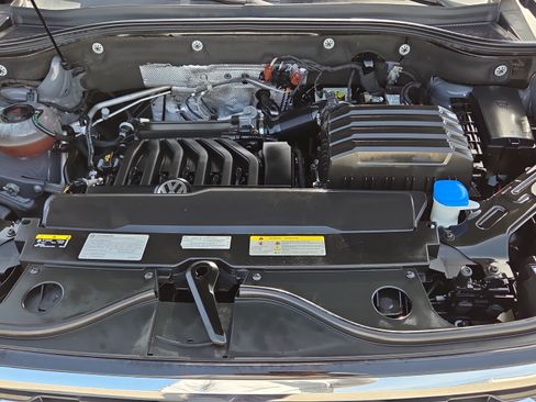 Used 2021 Volkswagen Atlas Cross Sport SEL R-Line FWD image 19