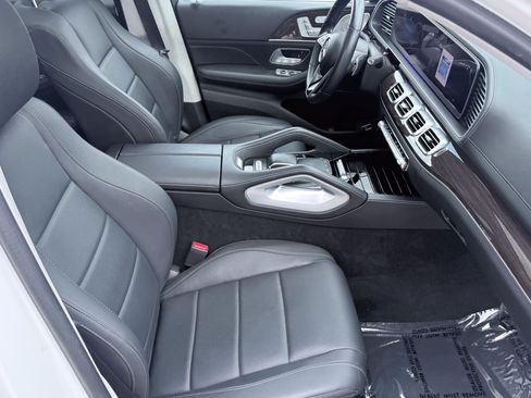 Used 2024 Mercedes-Benz GLS 450 4MATIC image 57