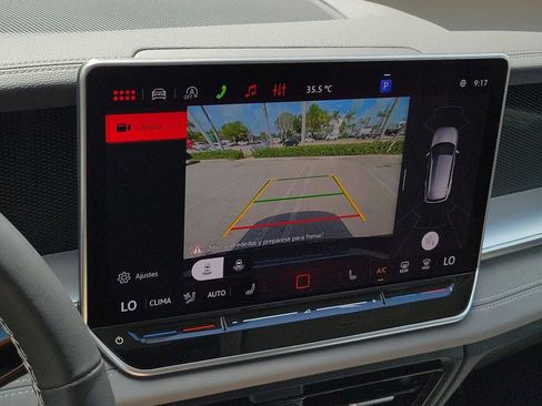 New 2026 Volkswagen Tiguan SE FWD image 10