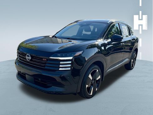 Used 2025 Nissan Kicks SR image 3