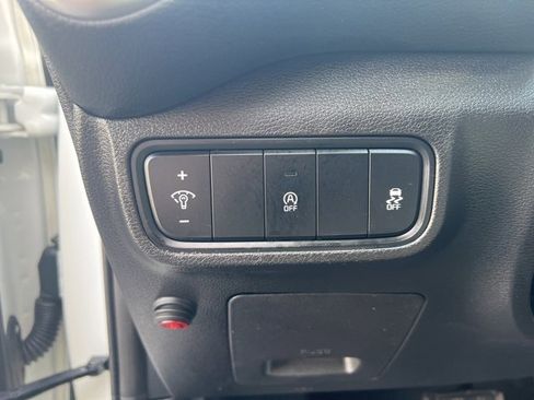 Used 2022 Kia Soul LX image 5