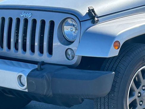 Used 2015 Jeep Wrangler Unlimited Sahara w/ Connectivity Group image 11