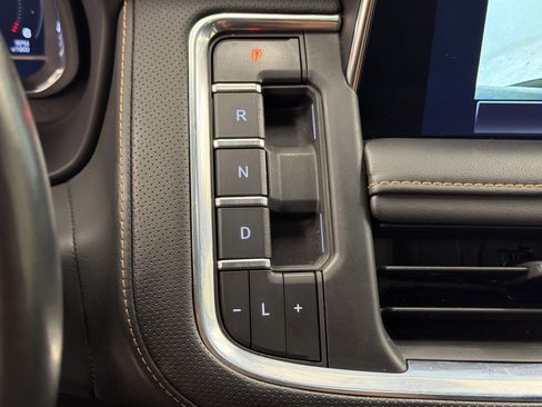 Used 2022 GMC Yukon AT4 AWD/4WD image 17