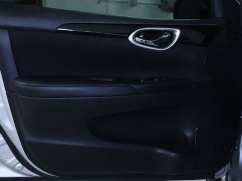 Used 2017 Nissan Sentra SV image 11