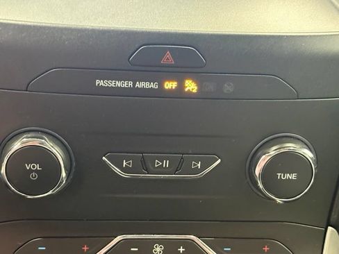Used 2019 Ford Edge SEL w/ Equipment Group 201A AWD/4WD image 29
