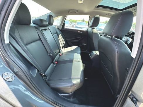 Used 2019 Volkswagen Jetta SEL w/ Cold Weather Package FWD image 28