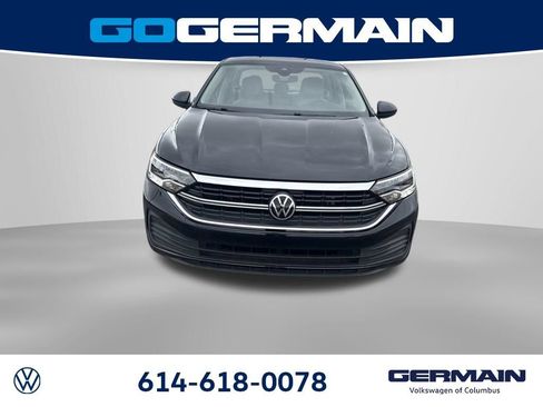 Used 2023 Volkswagen Jetta SE w/ Panoramic Sunroof Package FWD image 12