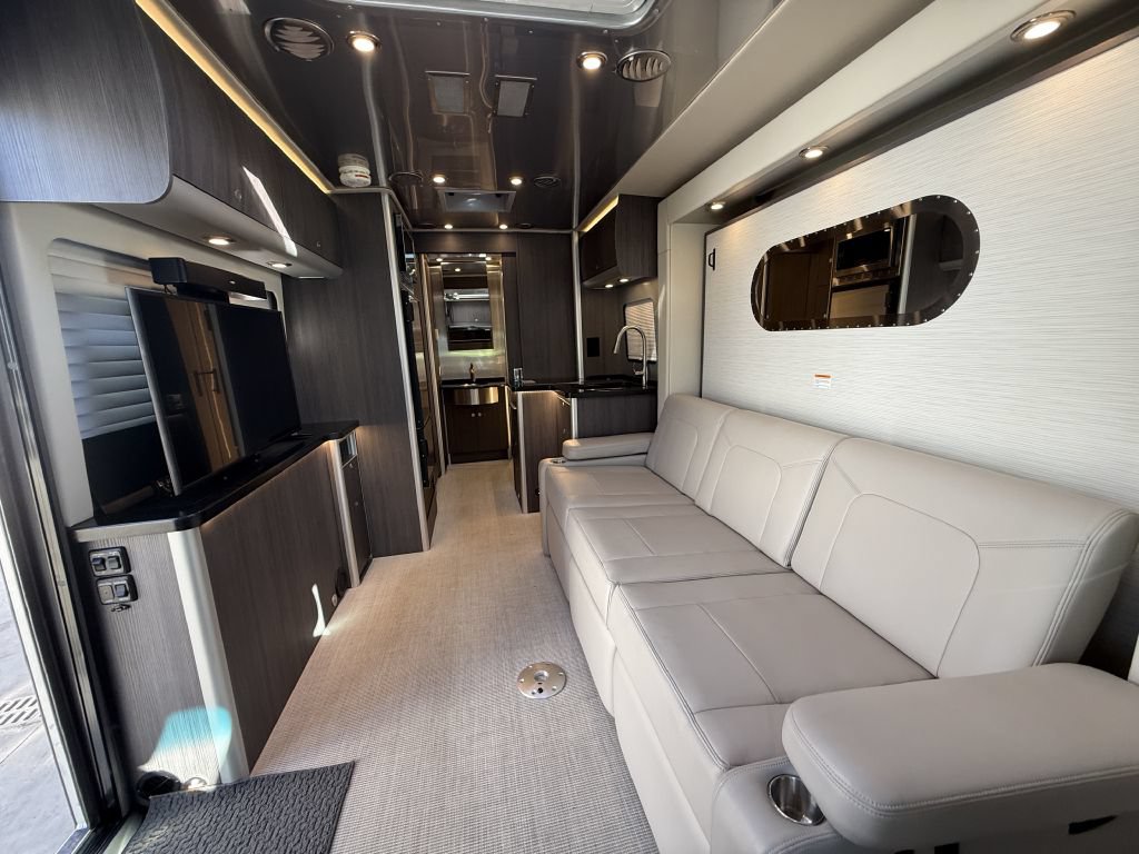 Used 2020 Mercedes-Benz Sprinter 3500 image 33
