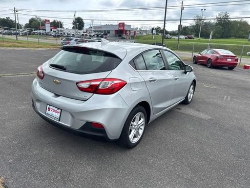 Used 2018 Chevrolet Cruze LT w/ Convenience Package FWD image 8