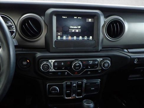 Used 2023 Jeep Wrangler Unlimited w/ Cold Weather Group image 14