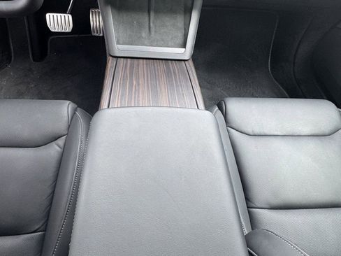 Used 2021 Tesla Model S Plaid image 13