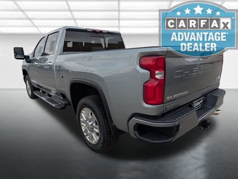 Used 2024 Chevrolet Silverado 2500 High Country w/ High Country Premium Package AWD/4WD image 2