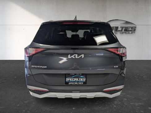Used 2024 Kia Sportage EX AWD/4WD image 9