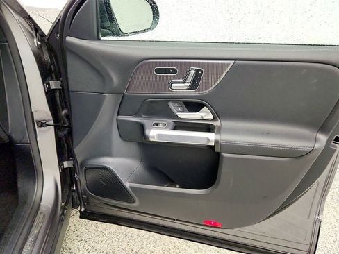 Used 2023 Mercedes-Benz EQB 300 4MATIC w/ Exclusive Package image 24