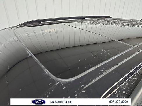 Used 2022 Ford Explorer XLT w/ Equipment Group 202A image 14