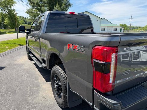 Used 2023 Ford F250 XLT w/ XLT Premium Package AWD/4WD image 16